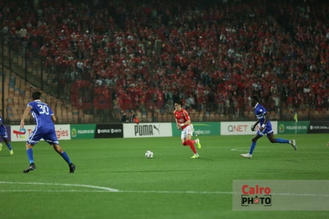 لقطات من الشوط الأول لمباراة الأهلي والهلال السوداني