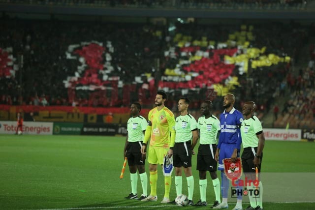 لقطات من الشوط الأول لمباراة الأهلي والهلال السوداني