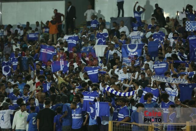 لقطات من الشوط الأول لمباراة الأهلي والهلال السوداني