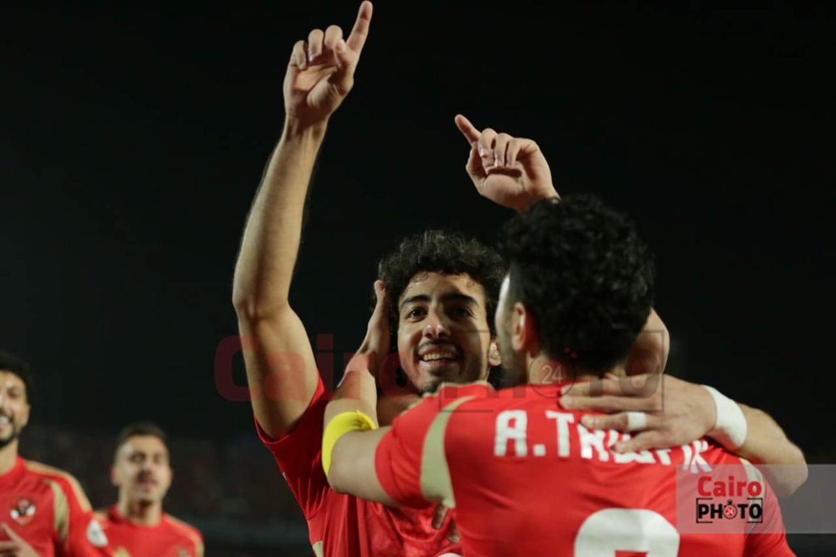 احتفالات لاعبي الأهلي بهدف محمد هاني في شباك الهلال السوداني