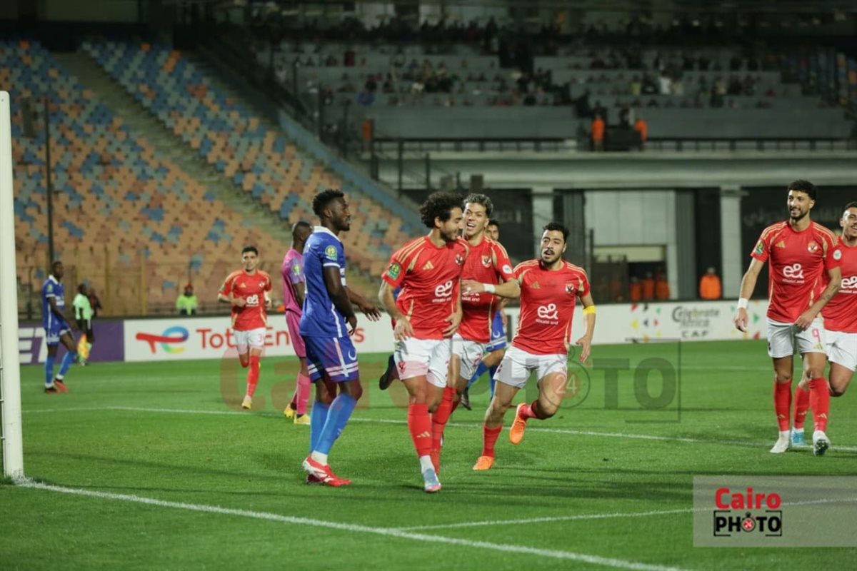 احتفالات لاعبي الأهلي بهدف محمد هاني في شباك الهلال السوداني