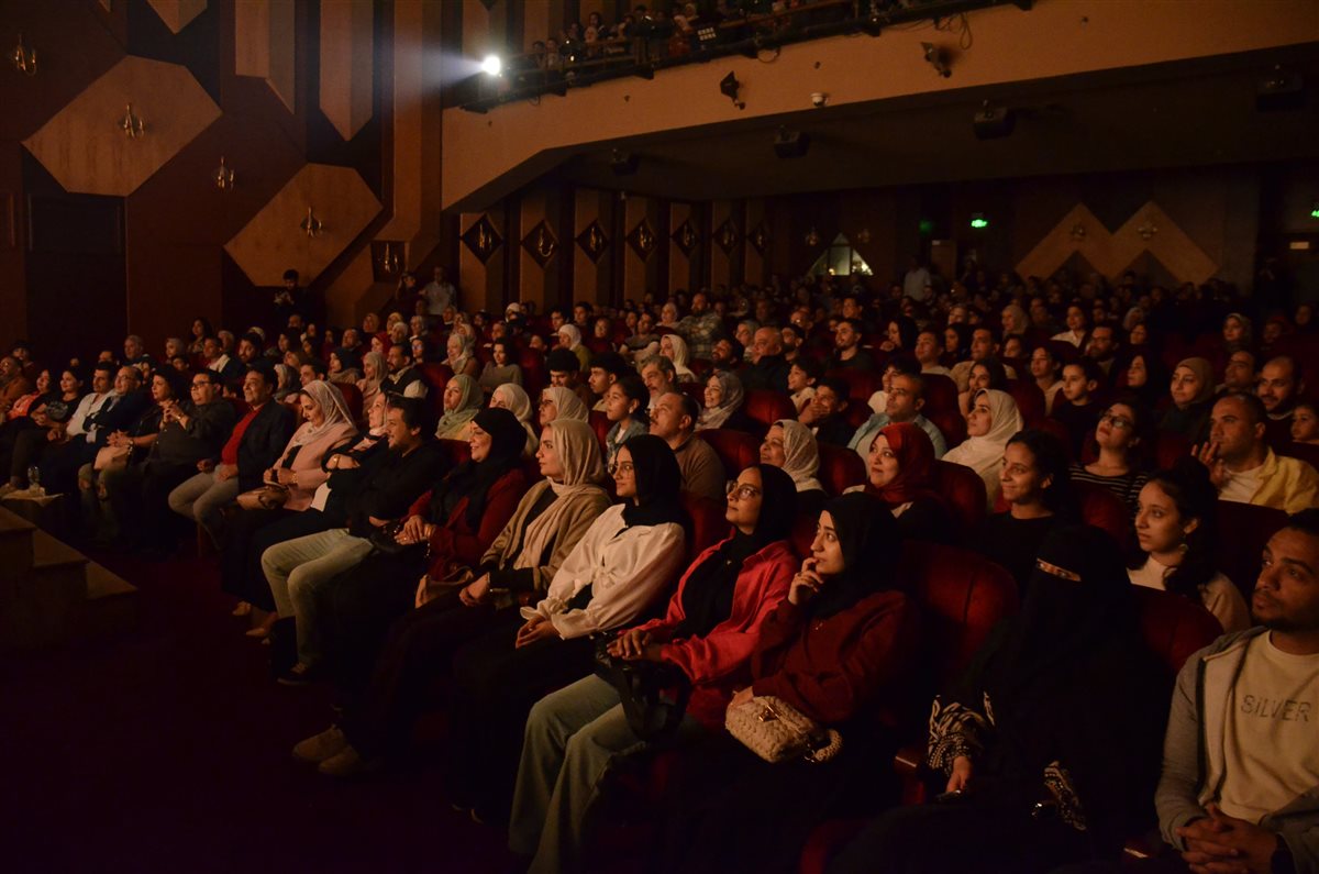 مسارح الدولة كاملة العدد