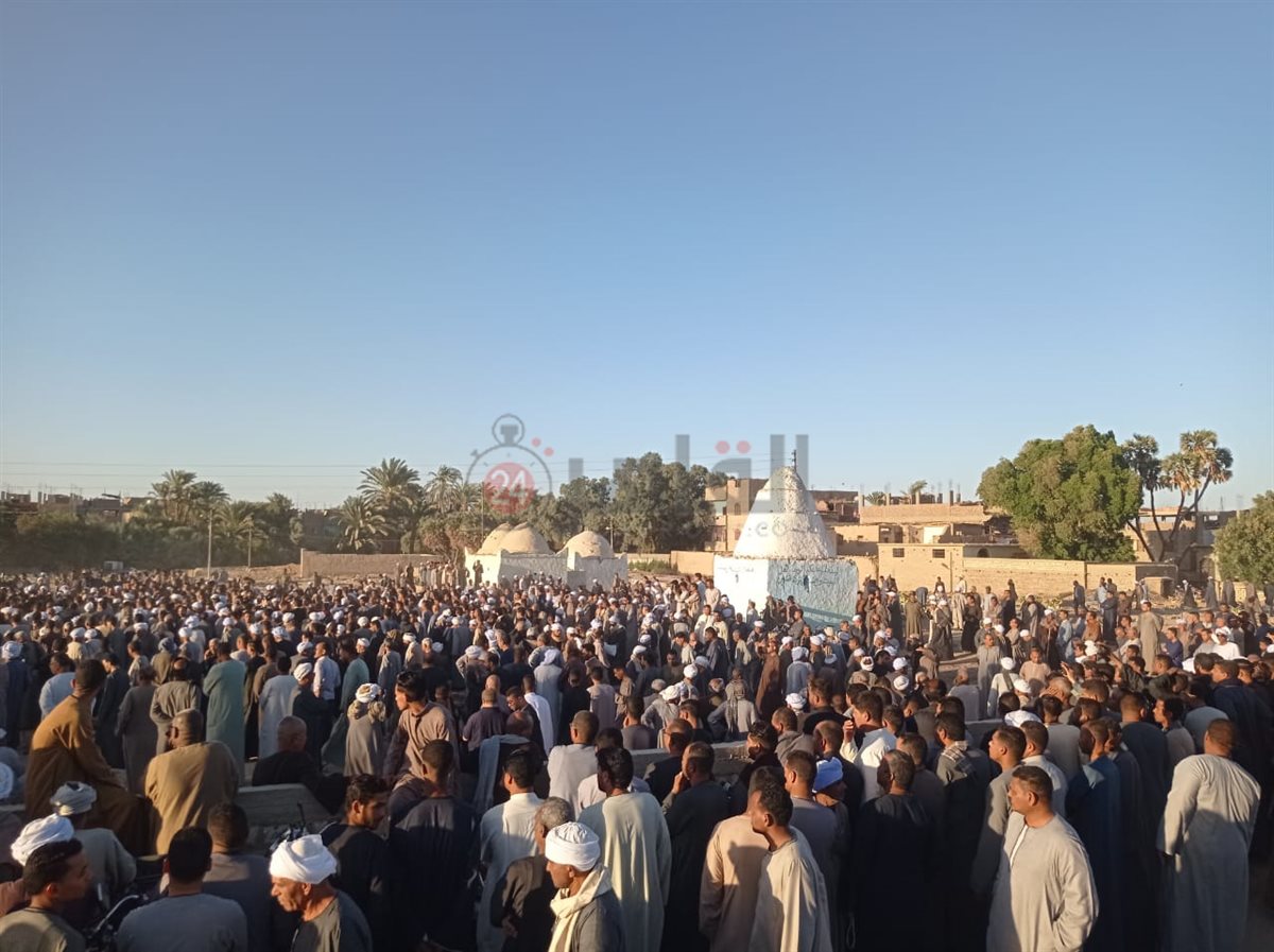 تشييع جثمان شهيد الشرطة بمسقط رأسه في قنا 