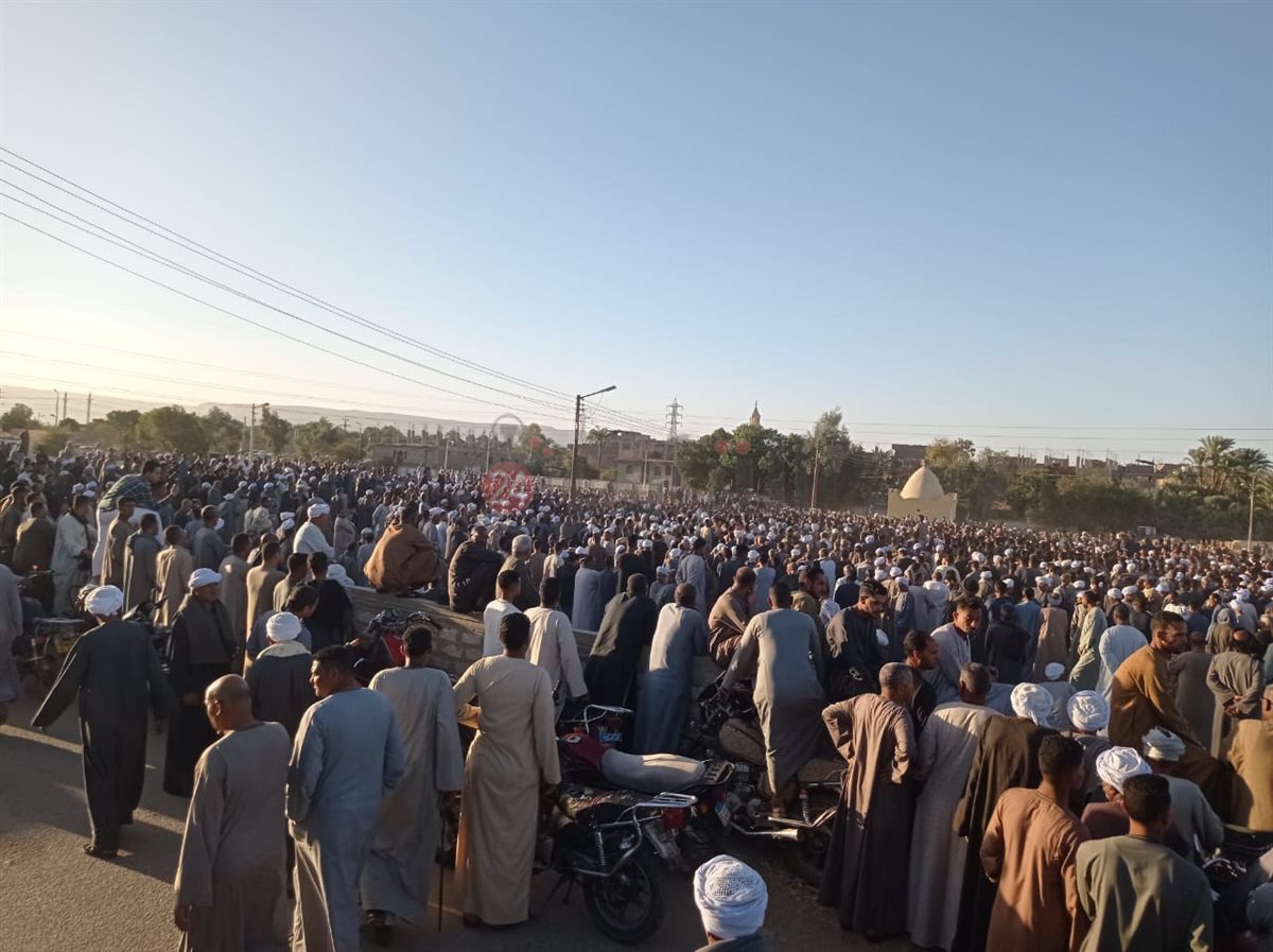 تشييع جثمان شهيد الشرطة بمسقط رأسه في قنا 