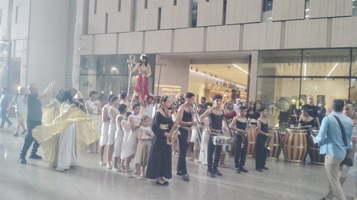  المتحف المصري الكبير ينظم عرض فني لـ موكب حتحور