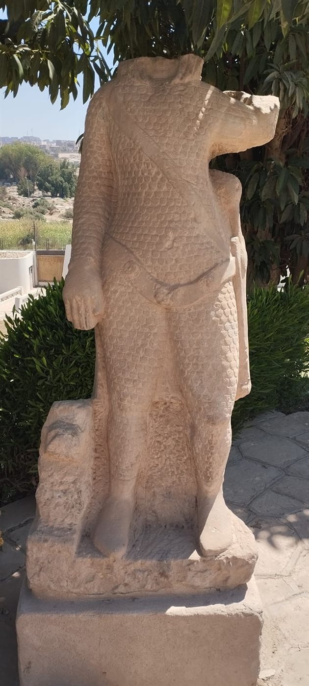 تمثال لـ جندي روماني من الحجر الرملي