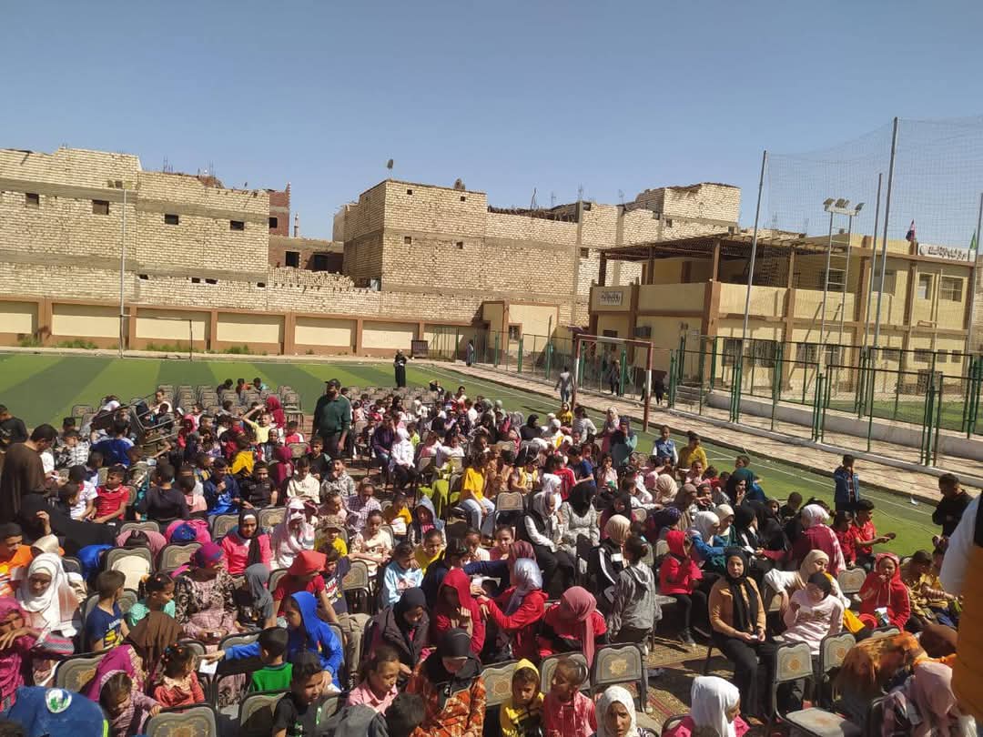 اقبال المواطنين علي مراكز الشباب في المنيا 