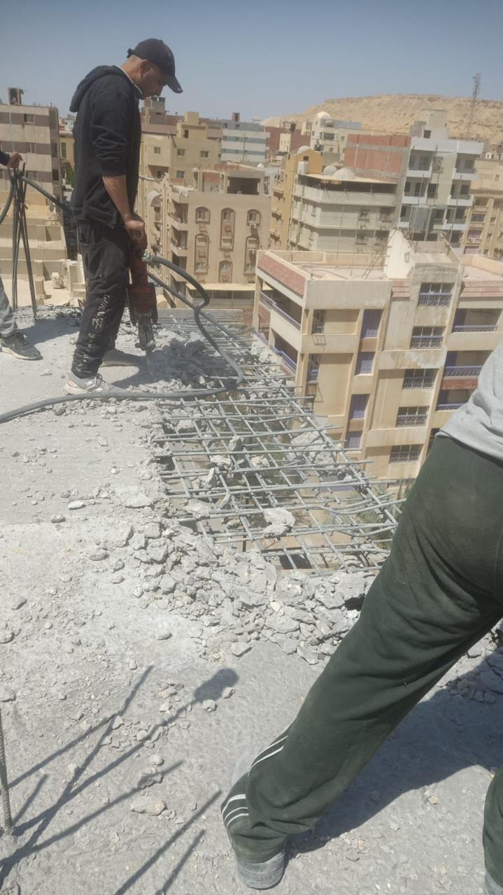 الأدوار المخالفة والمقامة بدون ترخيص