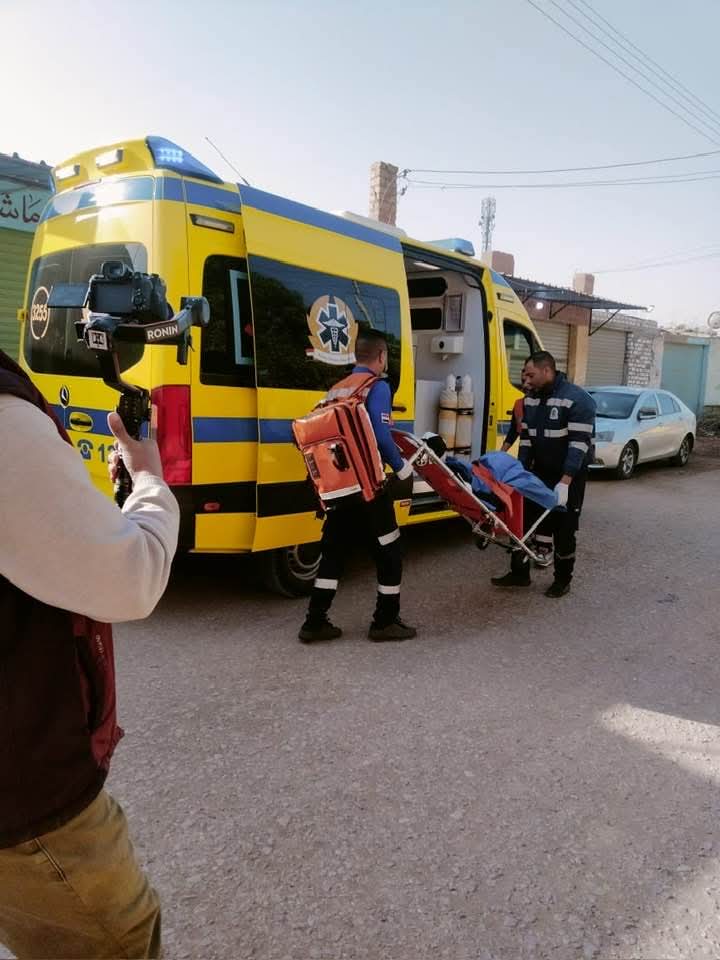 بعد نشر القاهرة 24.. فريق طبي وسيارة إسعاف مجهزة لنقل إيمان ضحية رشق الحجارة بقطار المنوفية إلى معهد ناصر