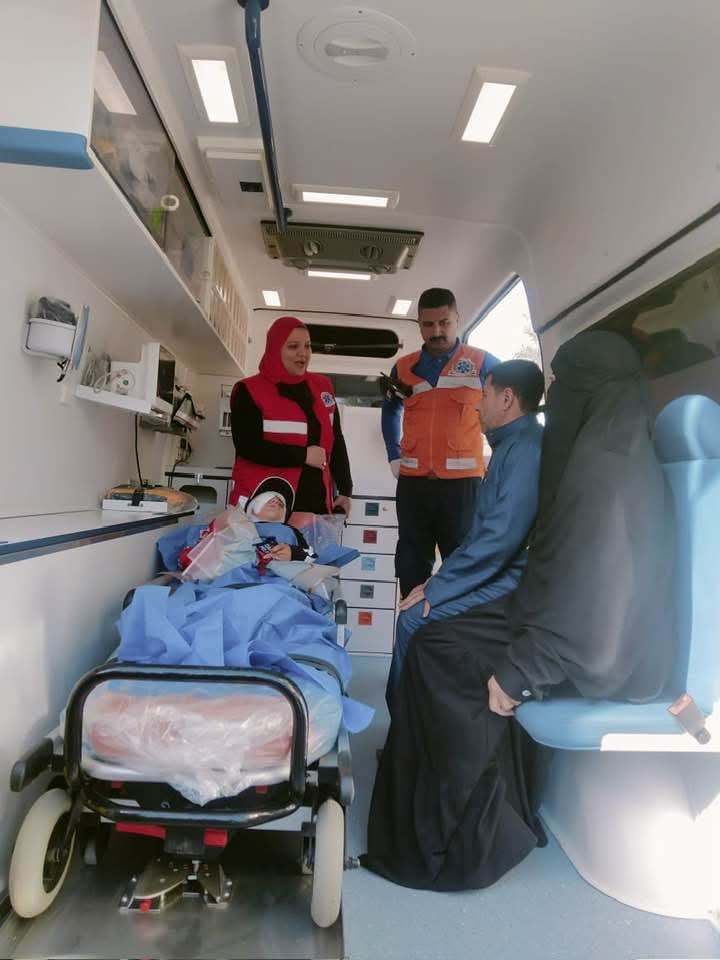 بعد نشر القاهرة 24.. فريق طبي وسيارة إسعاف مجهزة لنقل إيمان ضحية رشق الحجارة بقطار المنوفية إلى معهد ناصر|صور