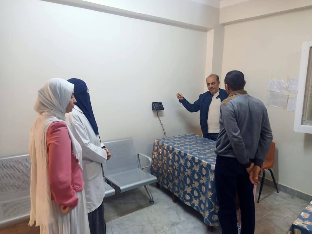 جانب من جولة وكيل وزارة الصحة بالوادى الجديد