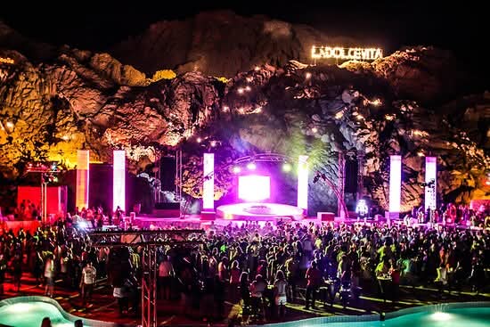 شرم الشيخ تتألق باحتفالات عيد الفطر بحفلات عالمية في قلب جبالها