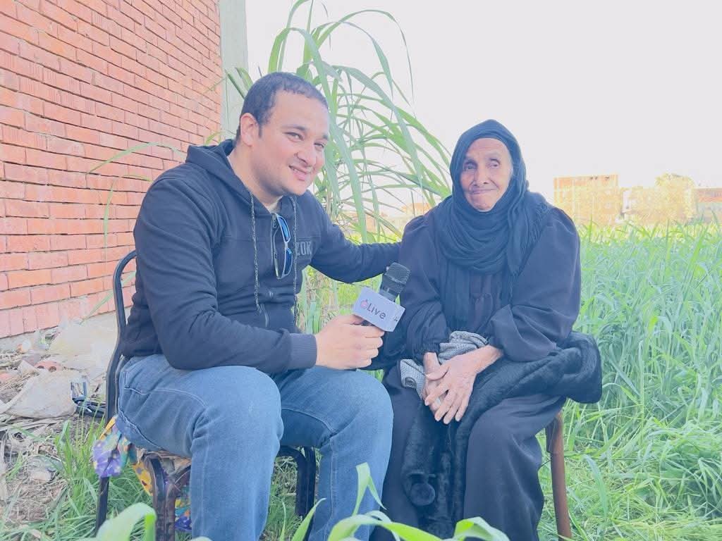 لقاء سابق للحاجة زبيدة عبد العال أيقونة محو الأمية في مصر مع صحفي القاهرة 24