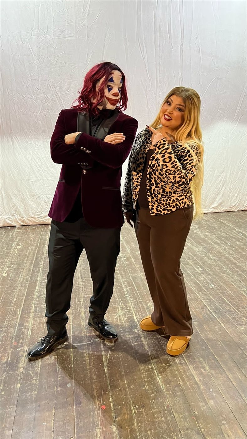 كواليس استعداد وائل عوني ومها أحمد لمسرحية مملكة الحواديت في العتبة