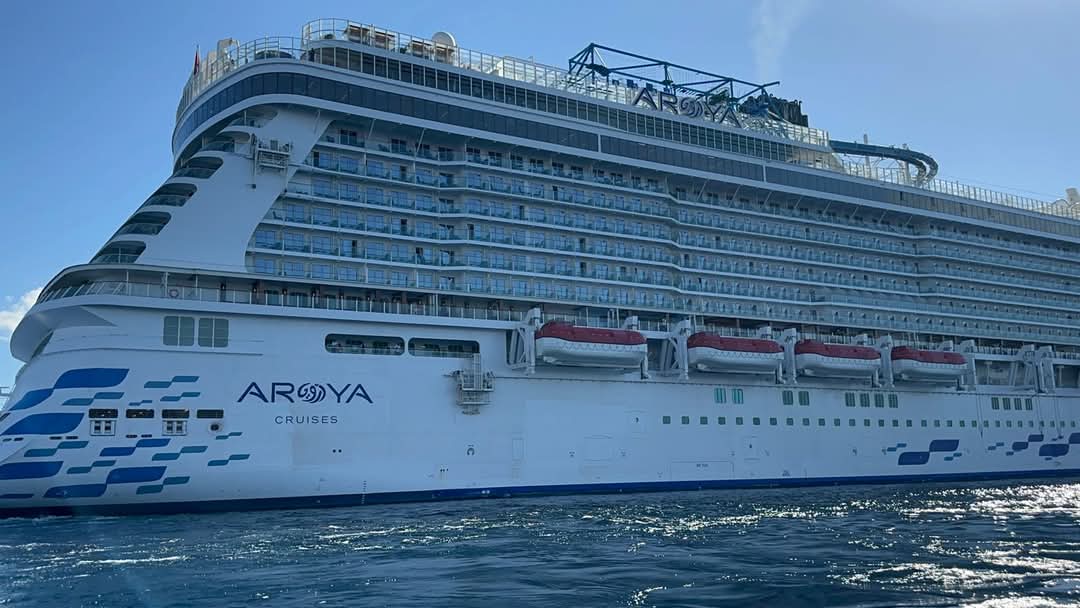 ميناء شرم الشيخ البحري يستقبل السفينة السياحية آرويا