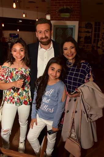 نضال الشافعي وزوجته هند محمد علي