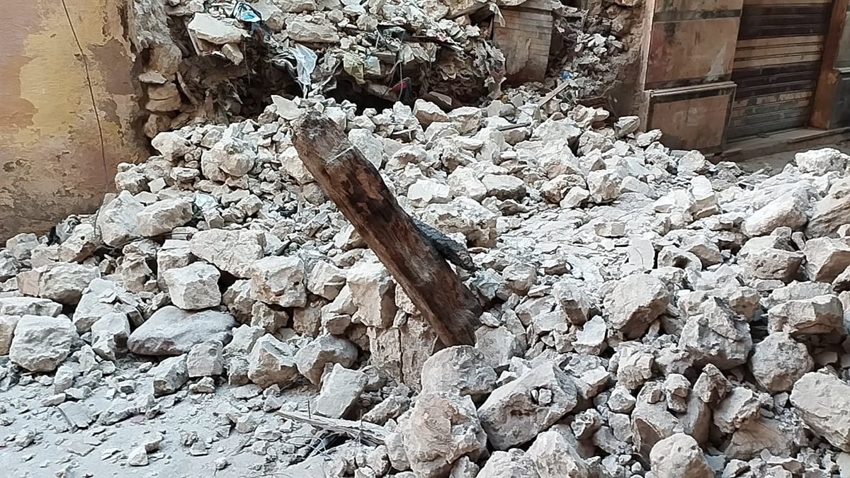 صور العقار المنهار 