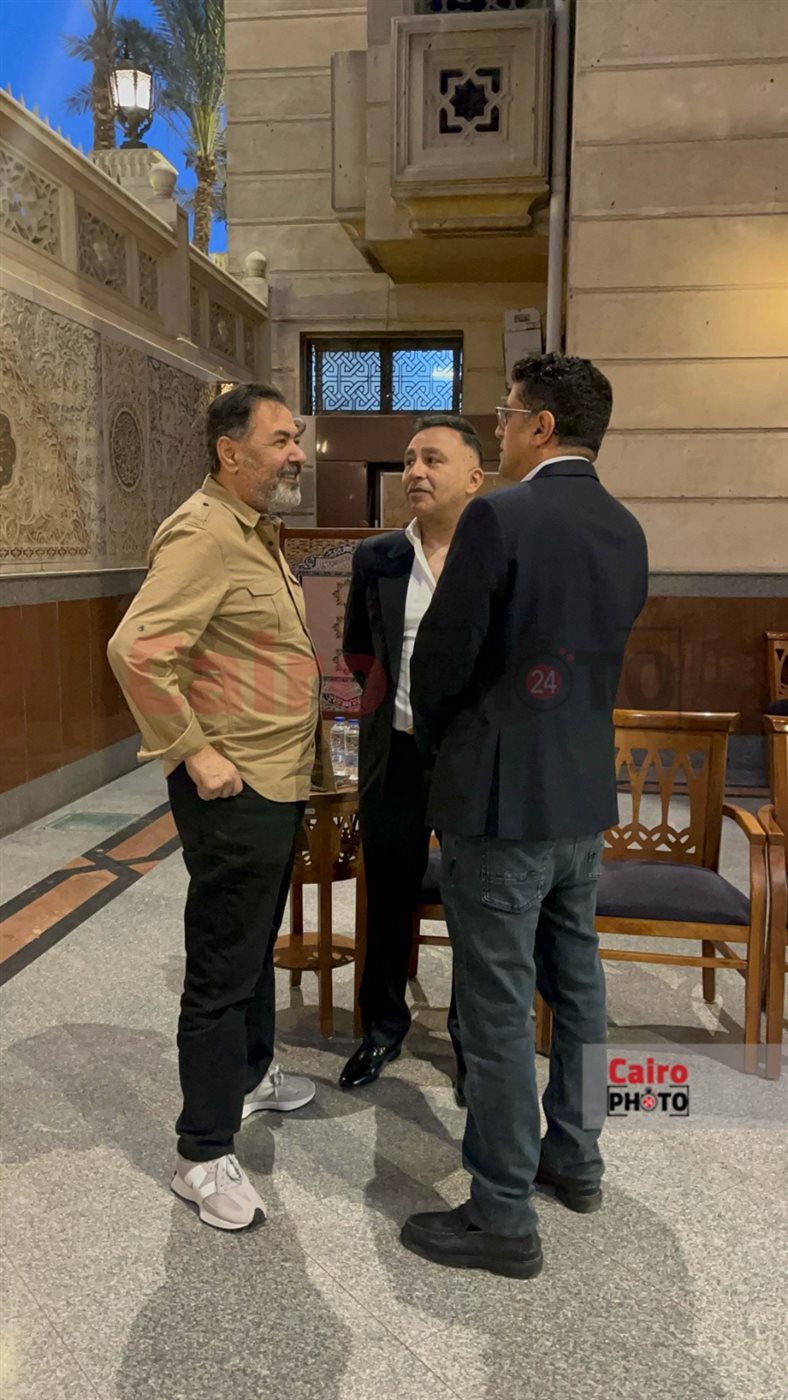 بحضور محمود سعد وخيري رمضان.. بدء عزاء  والدة المخرج ميدو شعبان