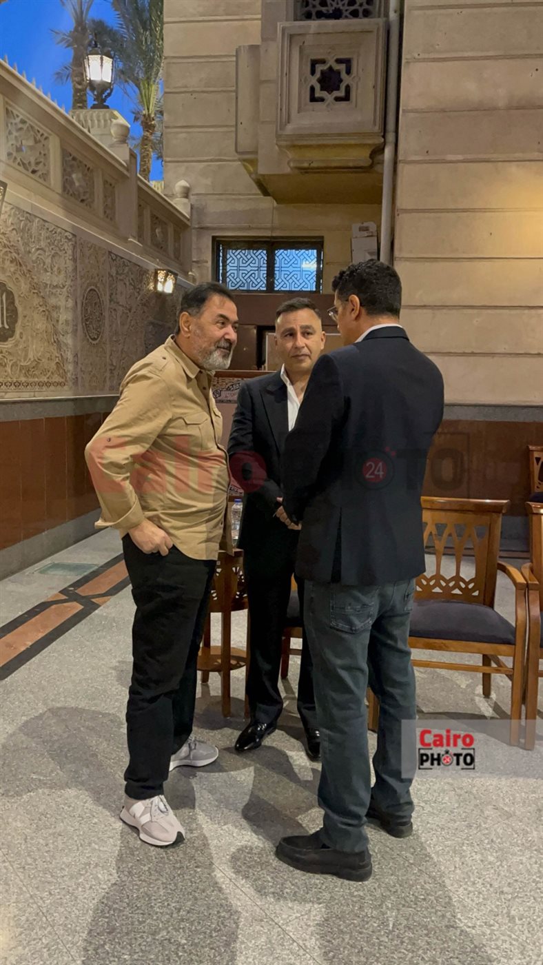 بحضور محمود سعد وخيري رمضان.. بدء عزاء  والدة المخرج ميدو شعبان