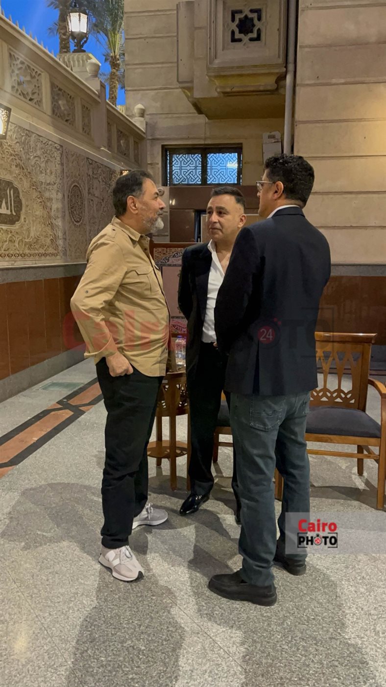 بحضور محمود سعد وخيري رمضان.. بدء عزاء  والدة المخرج ميدو شعبان