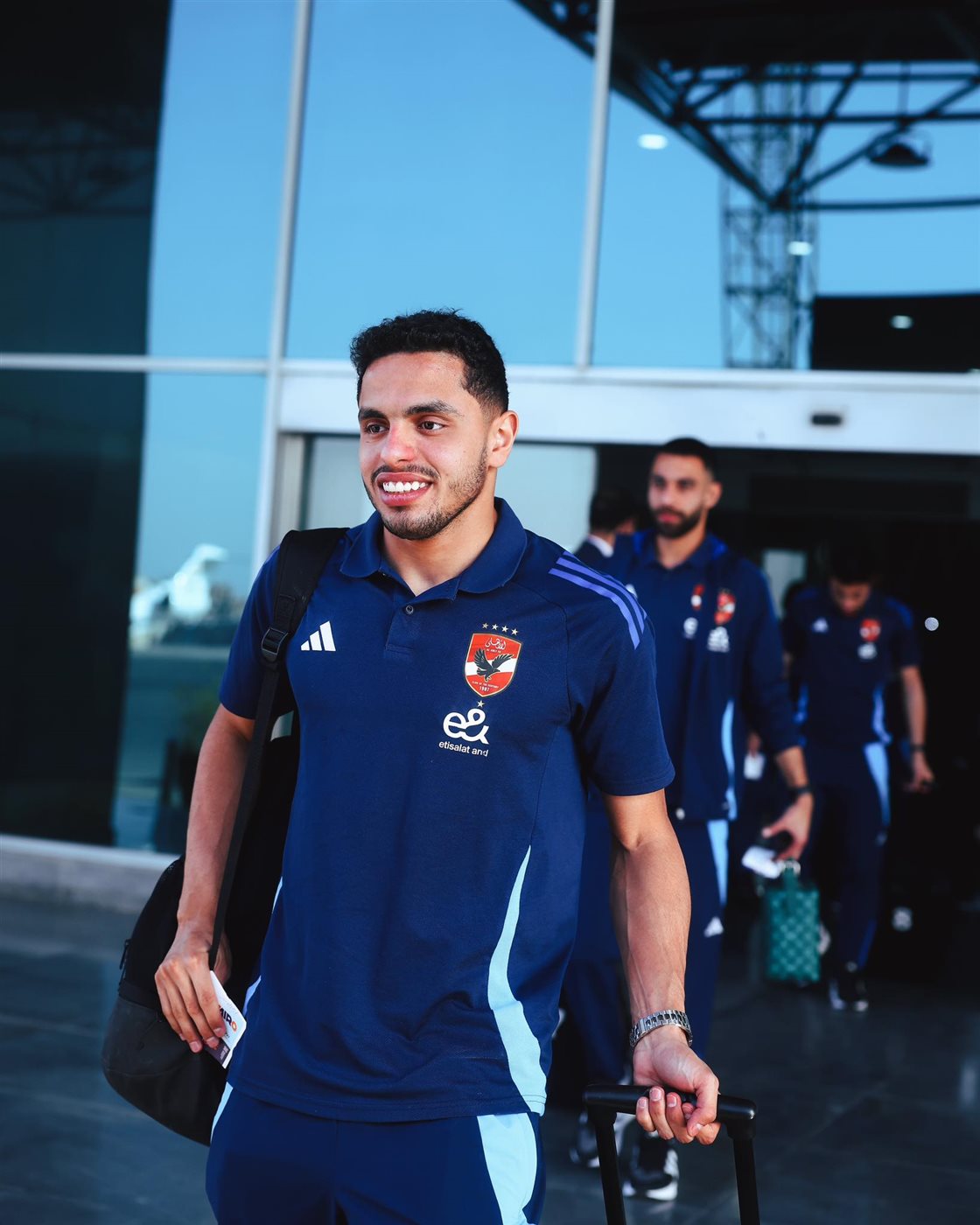 لقطات من مغادرة بعثة الأهلي مطار القاهرة لمواجهة الهلال السوداني