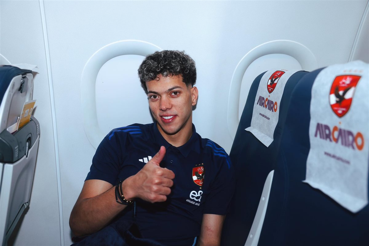 لقطات من مغادرة بعثة الأهلي مطار القاهرة لمواجهة الهلال السوداني