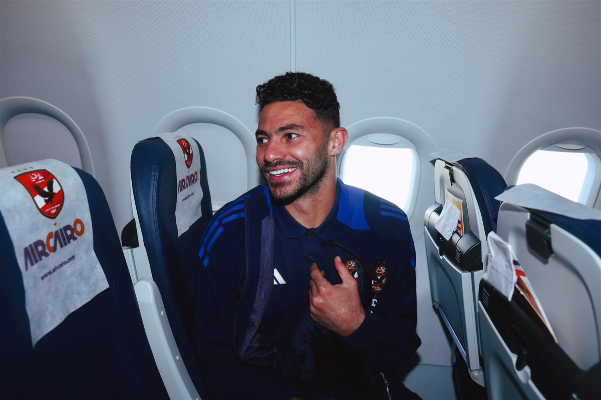 لقطات من مغادرة بعثة الأهلي مطار القاهرة لمواجهة الهلال السوداني