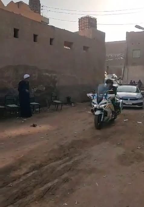 محافظ الأقصر ونائبة يؤديان العزاء في شهيد الواجب الوطني