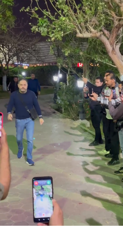 أشرف زكي وإدوارد وريهام عبد الغفور.. أول حضور عزاء زوجة نضال الشافعي