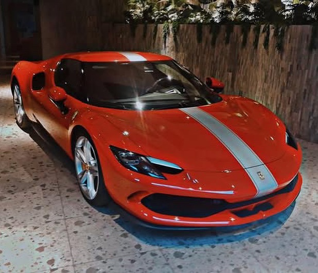 سياراتداخل جراج  ميشيل أحد 