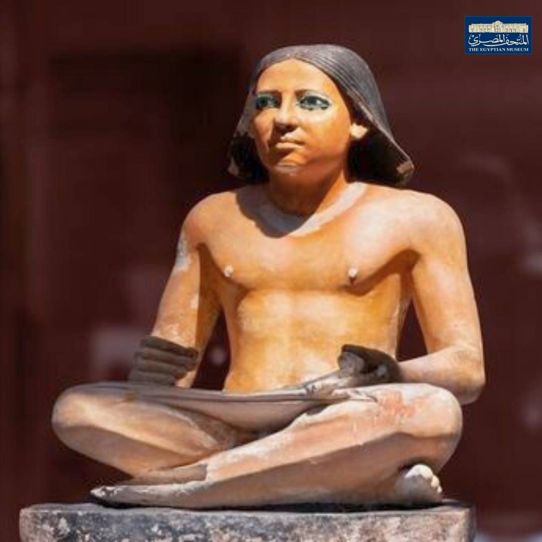 تمثال الكاتب المصري الجالس