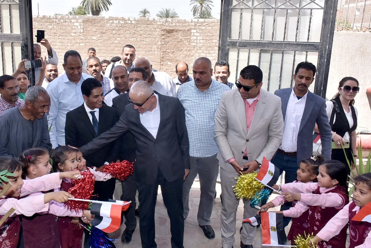 محافظ الأقصر يفتتح مركز تنمية الأسرة بإسنا