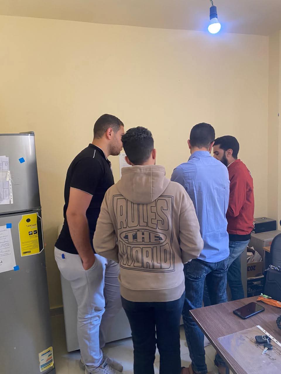 التأكد من توافر طعوم العقر وطعوم المسافرين 