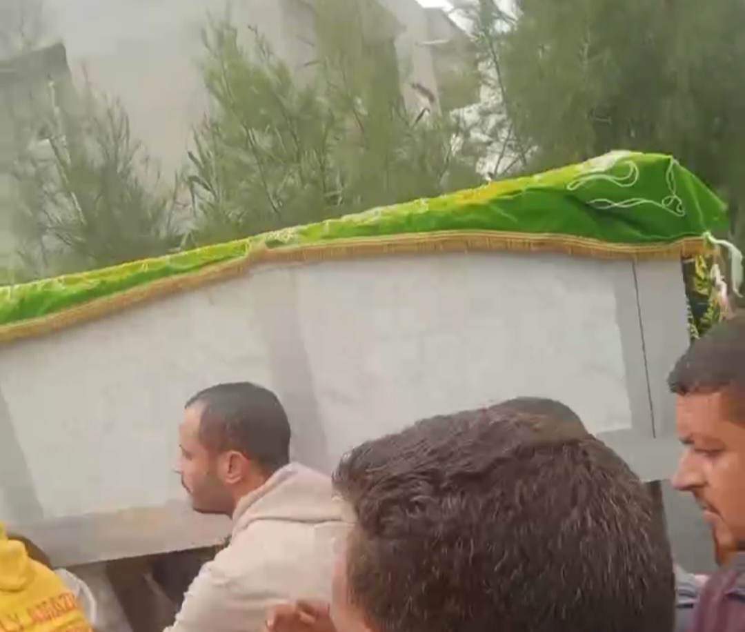 المئات يشيعون جثمان ضحية زوجها بالبحيرة 
