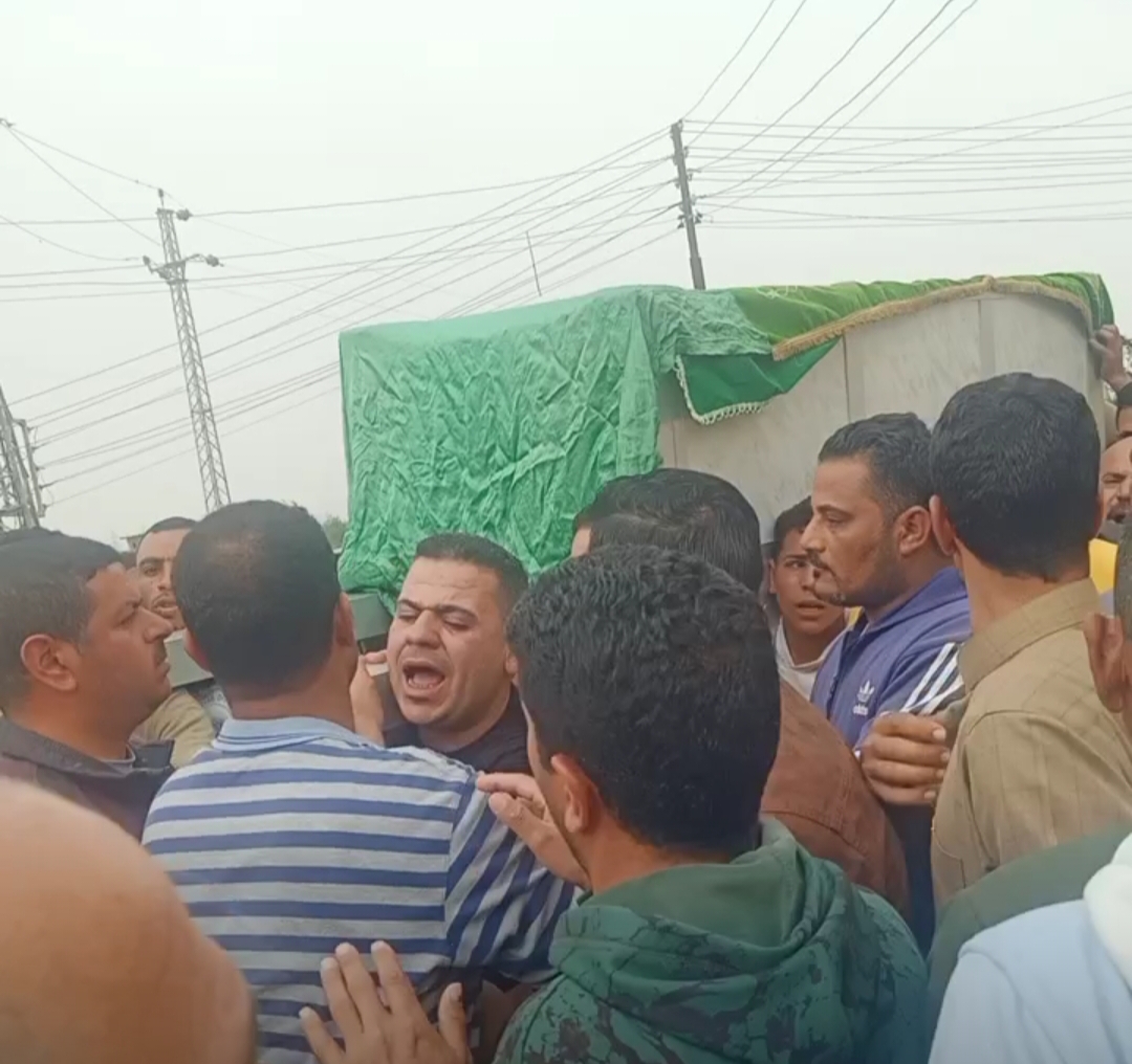 المئات يشيعون جثمان ضحية زوجها بالبحيرة 