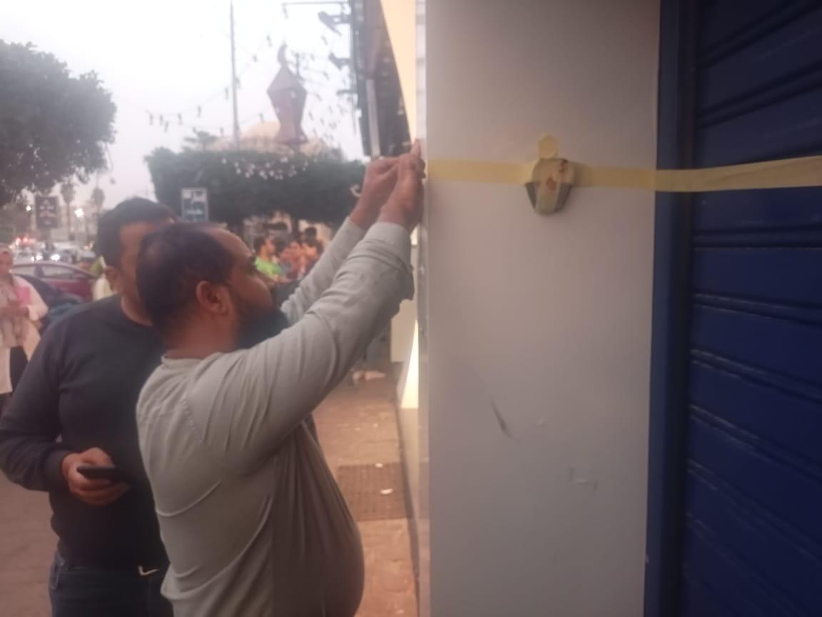 غلق محالان بـ لبن ووهمي في مصر الجديدة لإدارتهما بدون ترخيص