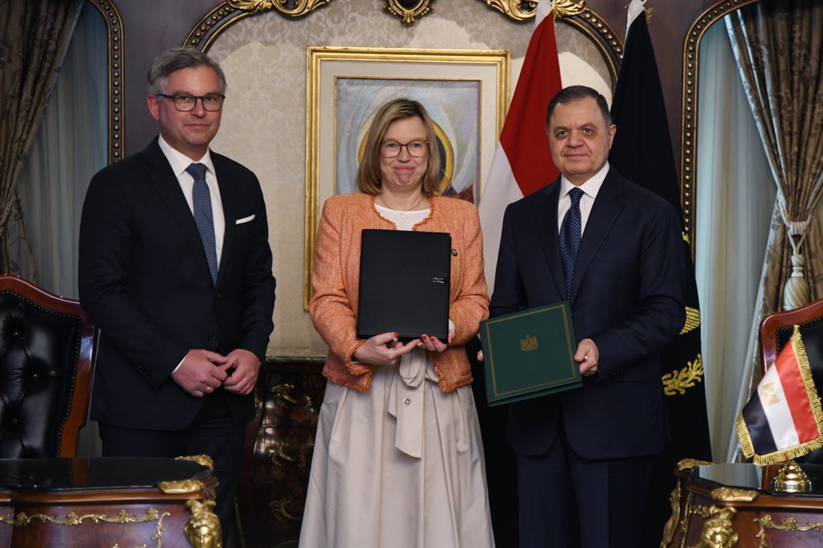 وزير الداخلية - مفوض الهجرة بالاتحاد الأوروبي - مديرة اليوروبول