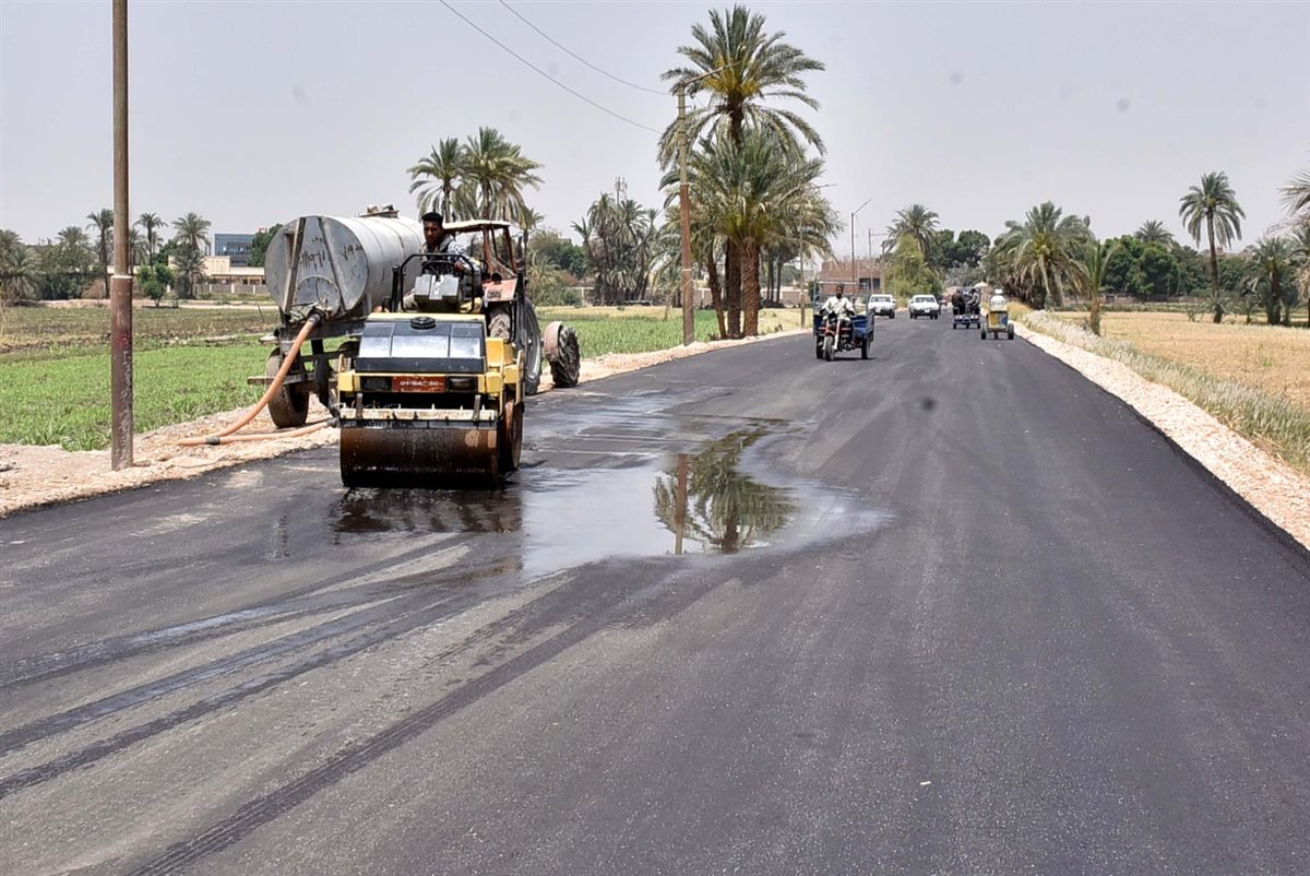 محافظ الأقصر وافتتاح مشروعات بالطود