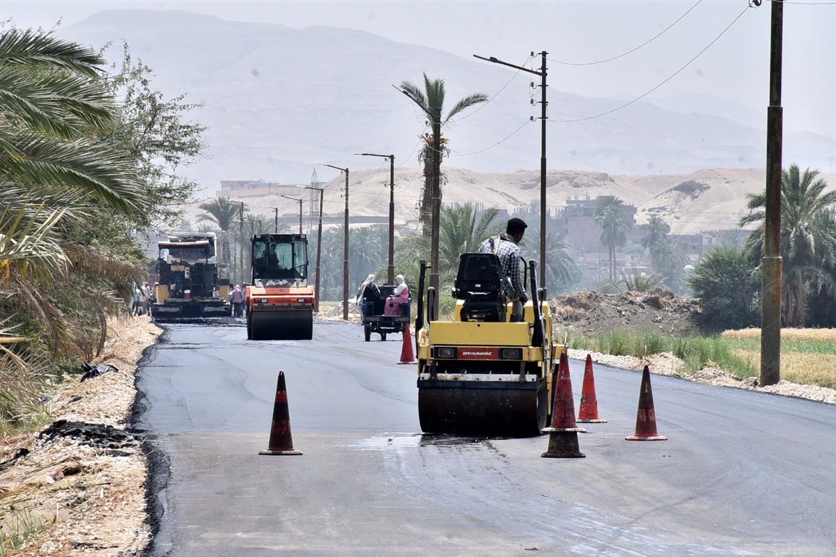 محافظ الأقصر وافتتاح مشروعات بالطود