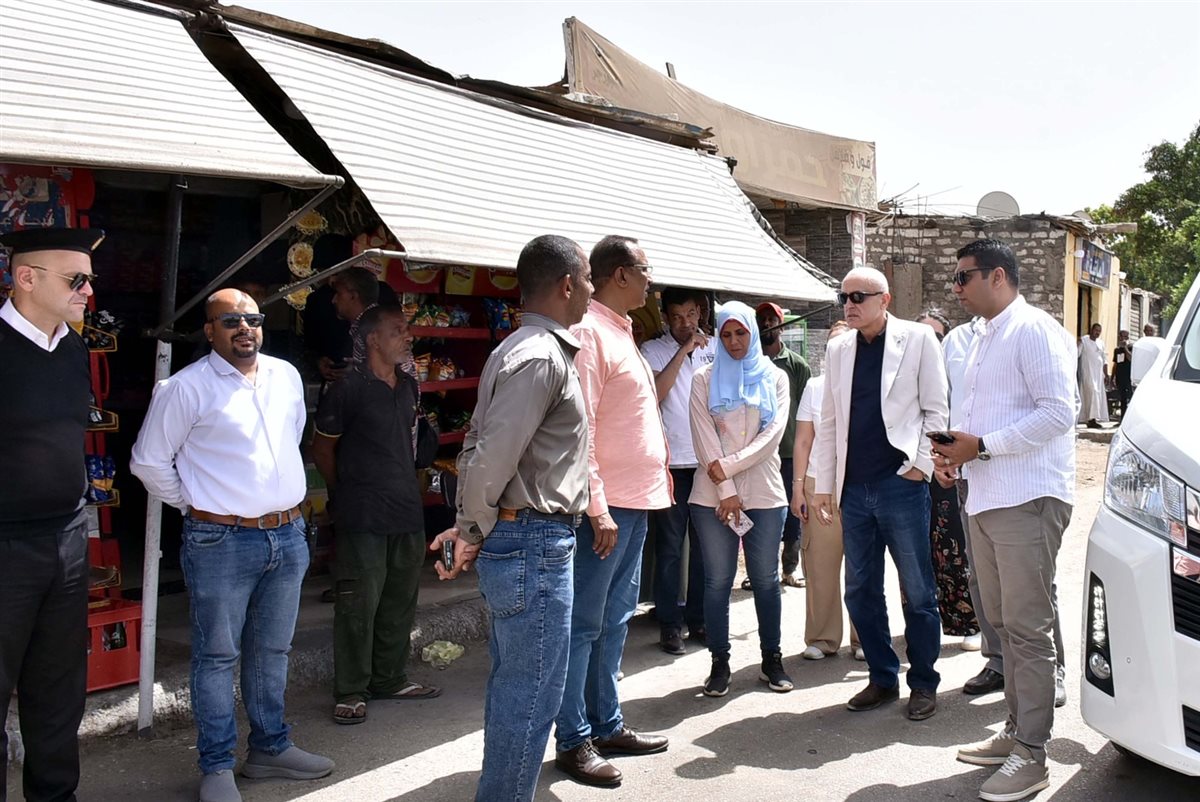 محافظ الأقصر وافتتاح مشروعات بالطود