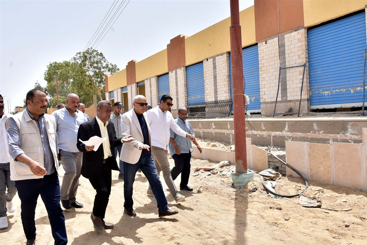 محافظ الأقصر وافتتاح مشروعات بالطود