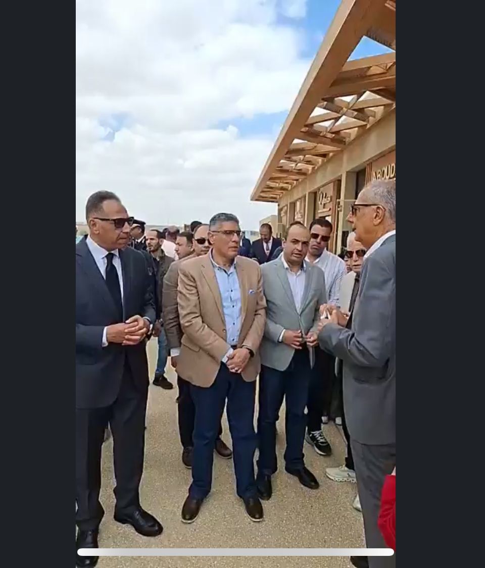 محافظ الجيزة يزور المنطقة الأثرية بالأهرامات