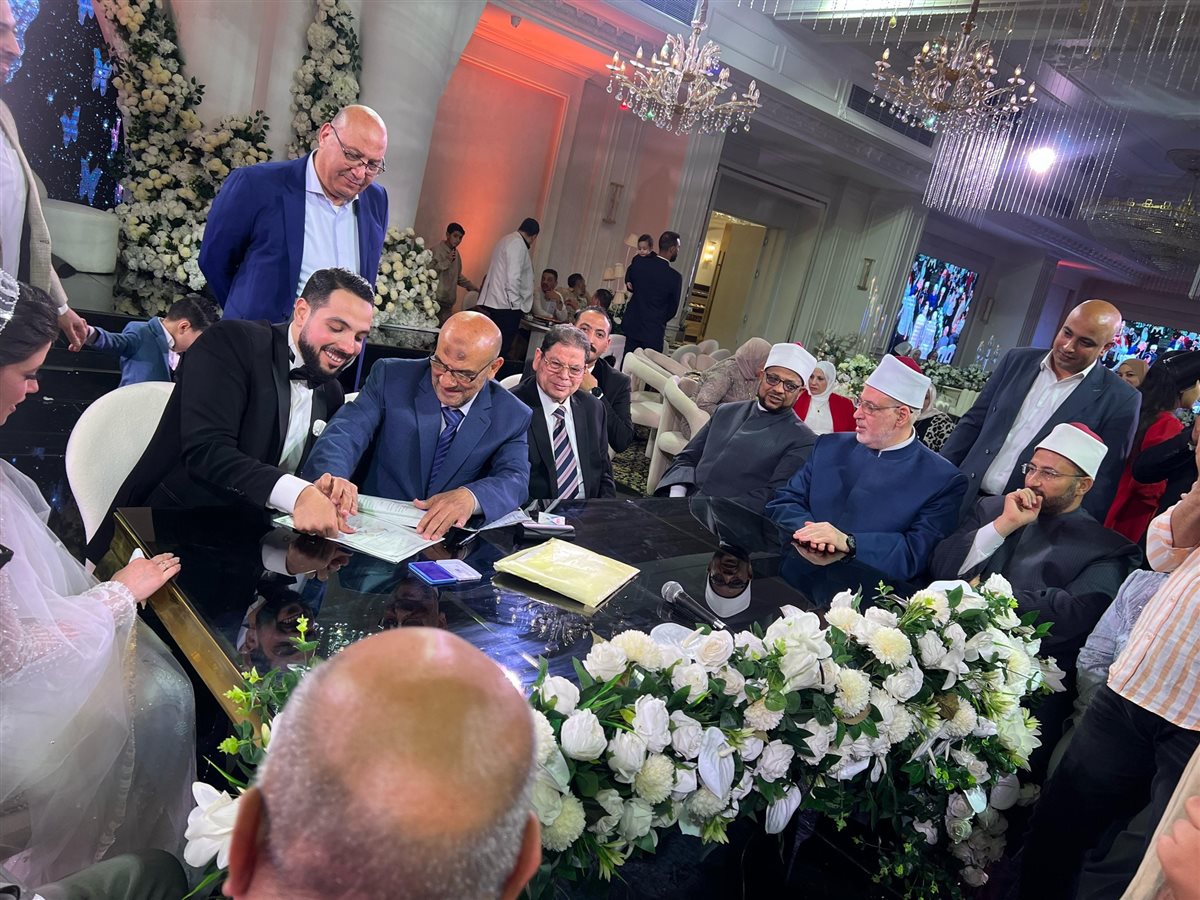وسط حضور قيادات الأزهر.. الدكتورة إلهام شاهين الأمين المساعد للبحوث الإسلامية تحتفل بزفاف نجلها أحمد خيري 