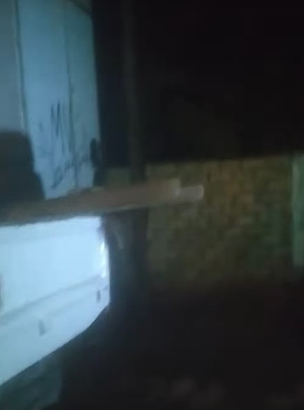 اندلاع حريق في كابينه الكهرباء أمام مستشفى أطفيح 