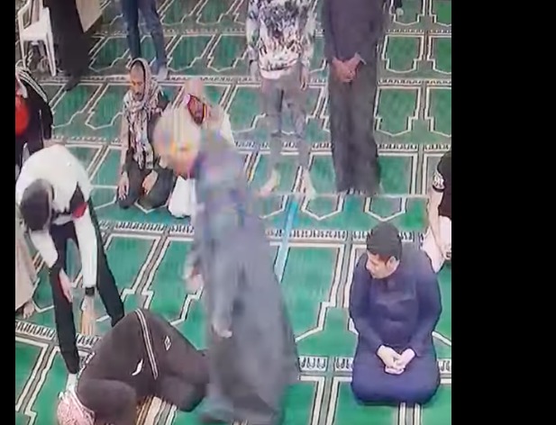 كفيفَ البصر صابرًا محتسبًا.. وفاة مصلي داخل أحد المساجد