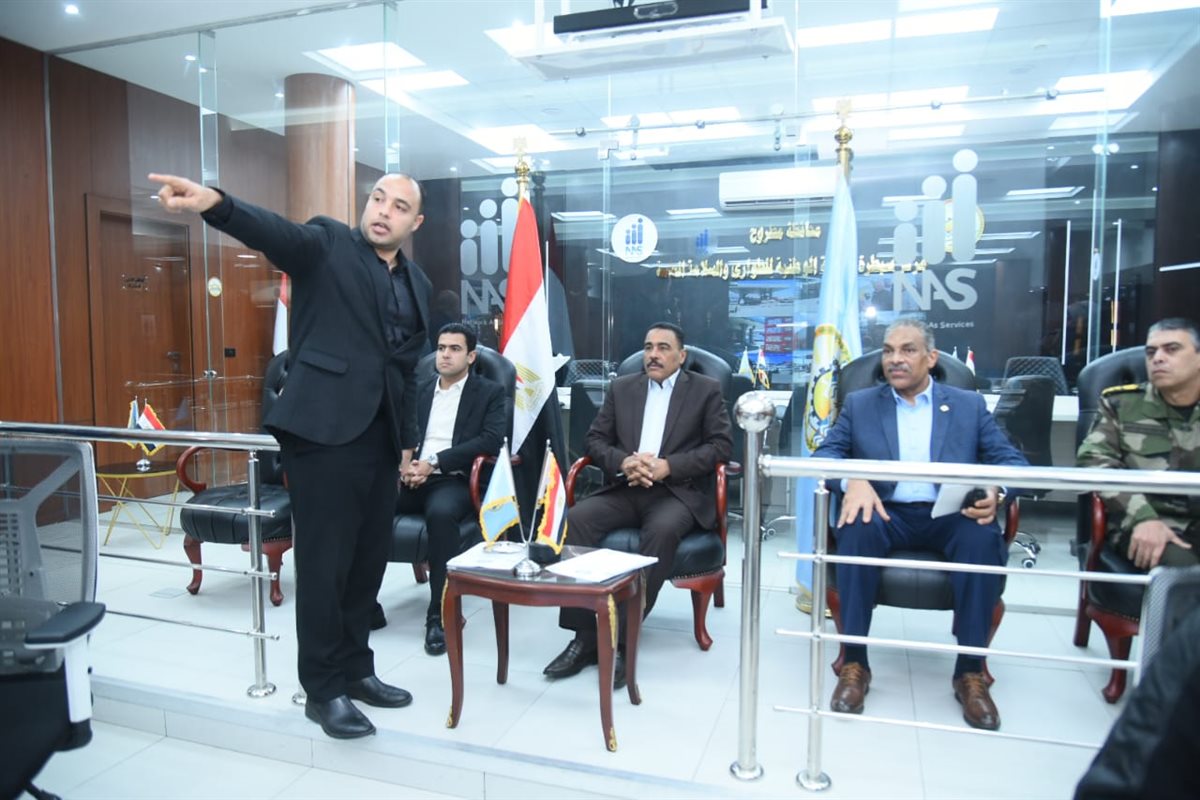 جانب من جولة محافظ مطروح على للاطمئنان على المواقف