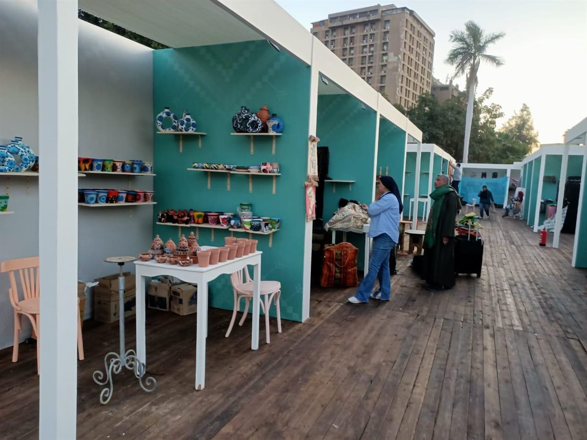 الاستعدادات النهائية لانطلاق معرض زهور الربيع 