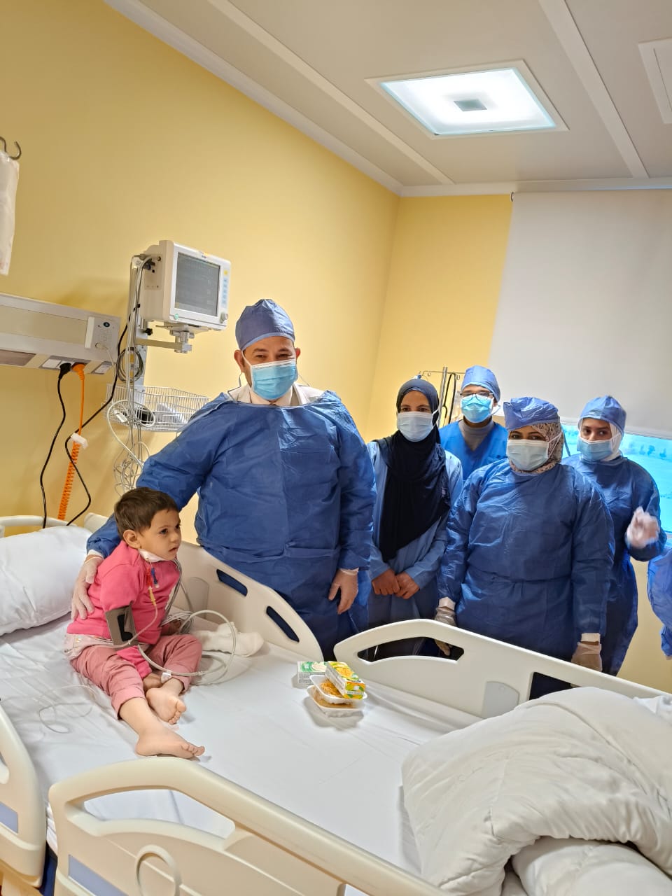 فريق طبي بالأقصر ينجح في زراعة نخاع لطفلة 