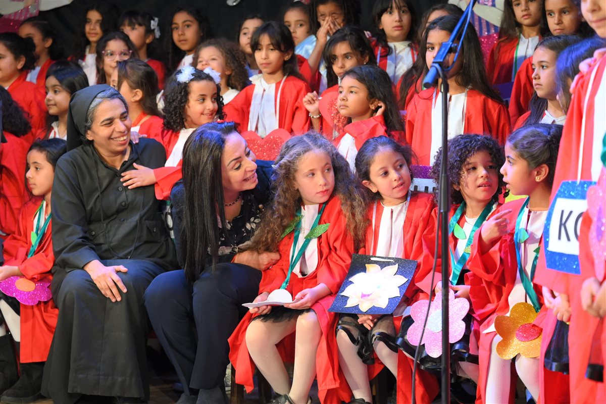  حفل تخرج طالبات مرحلة رياض الأطفال بمدرسة كلية رمسيس للبنات