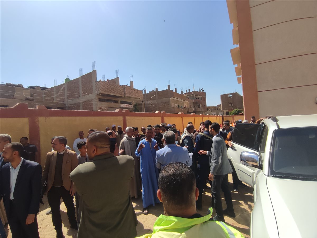 افتتاح المدرسة